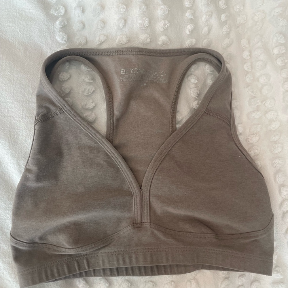 Beyond Yoga- SpaceDye Lift Your Spirits Bra
Color- Birch Heather